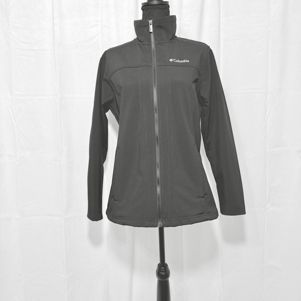 Columbia Women's Black Soft Shell Jacket